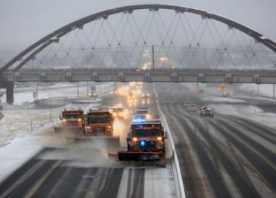 خبرنگاران طوفان زمستانی در غرب آمریکا