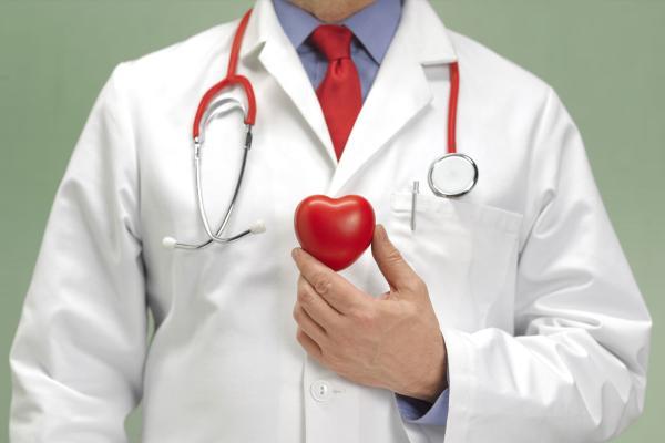 10 نشانه حمله قلبی