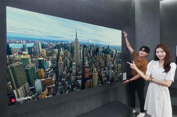 پنل 97 اینچ OLED ال جی می لرزد تا صدای 5.1 سینمایی را ایجاد کند